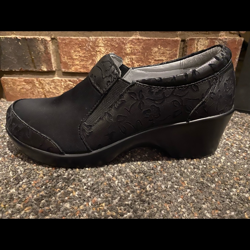 Algeria Eryn Morning Glory Black